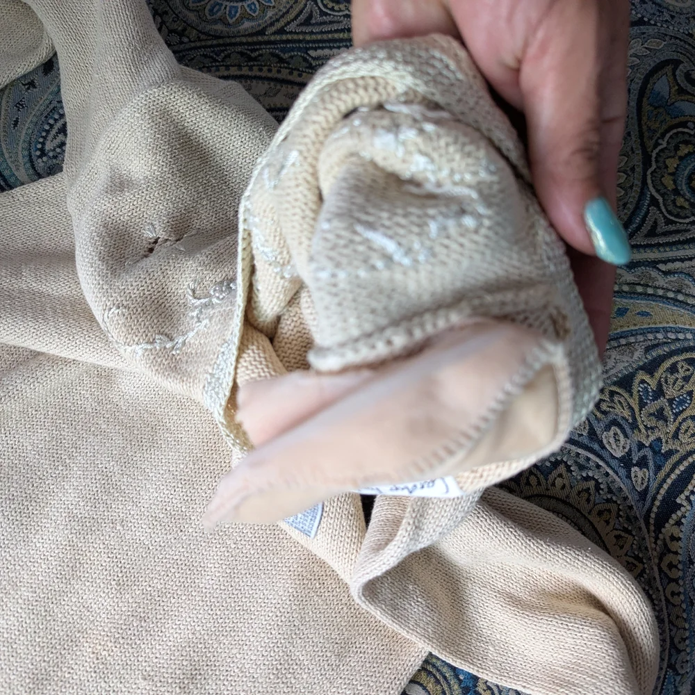 Carolyn Taylor Cream Sweater with Lace Details - Picture 9 of 10
